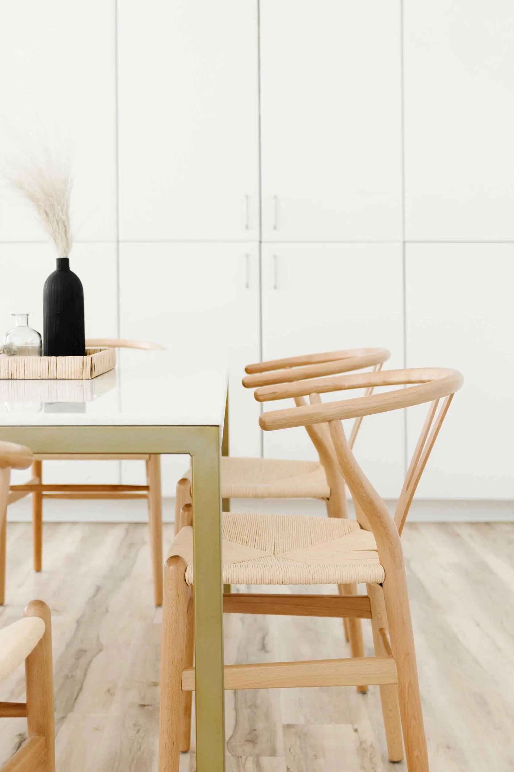 10 helle Möbel im skandinavischen Stil, die dein Hygge Home perfekt machen
