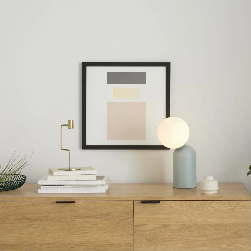 Wohnzimmer modernisieren: Neue Lampe kaufen
