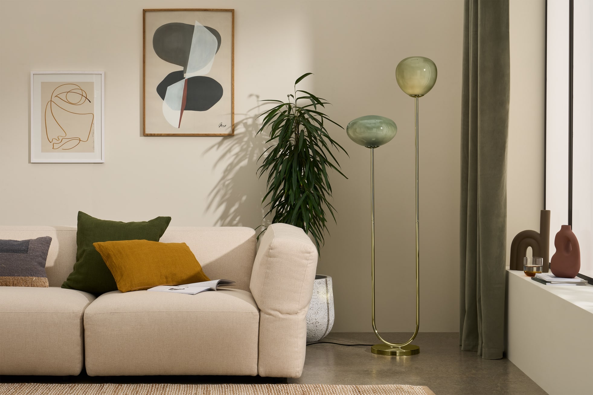 Wohnzimmer skandinavisch dekorieren: Stehlampe